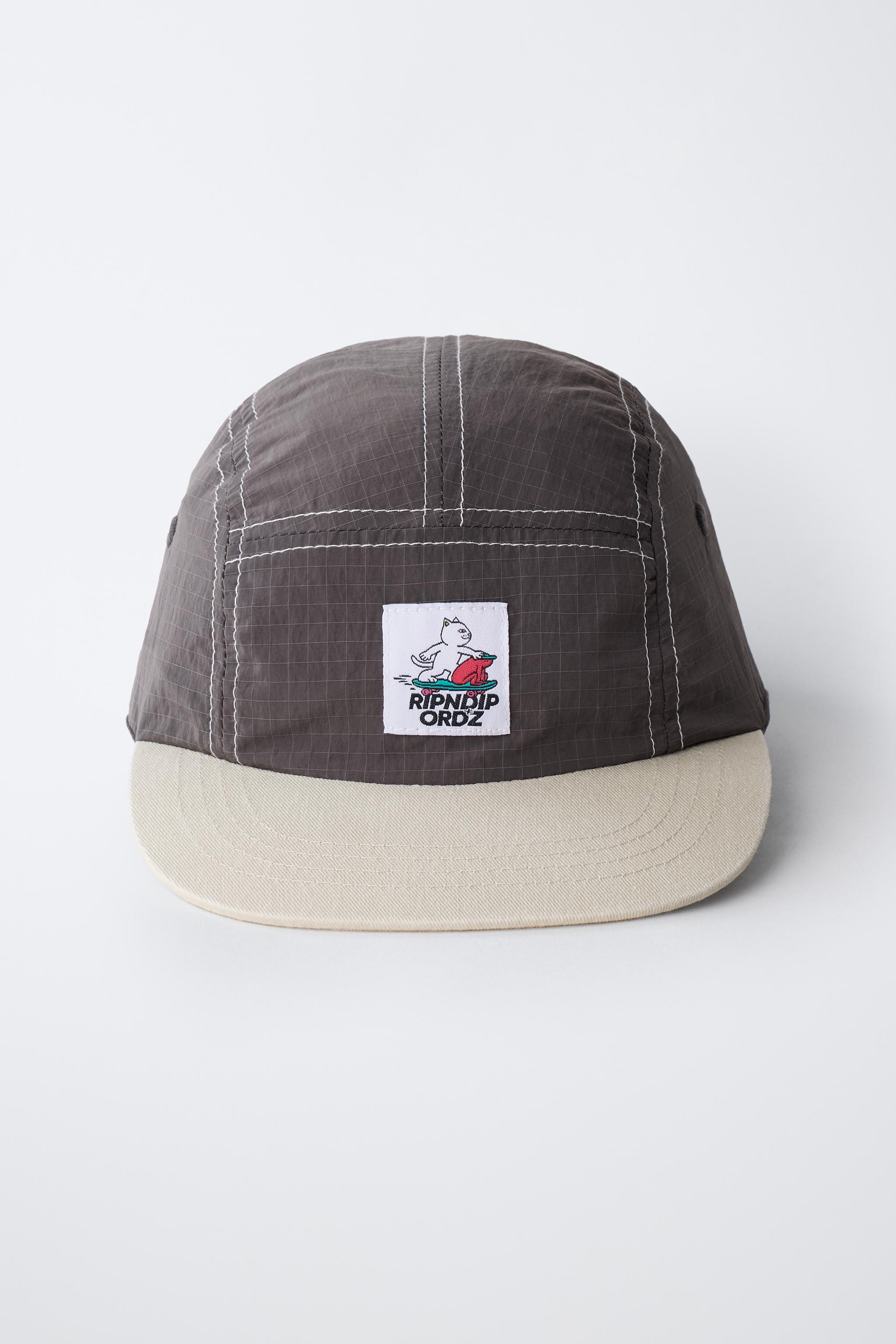 CASQUETTE DÉCOR ÉTIQUETTE LOGO RIPNDIP © X ZARA KIDS